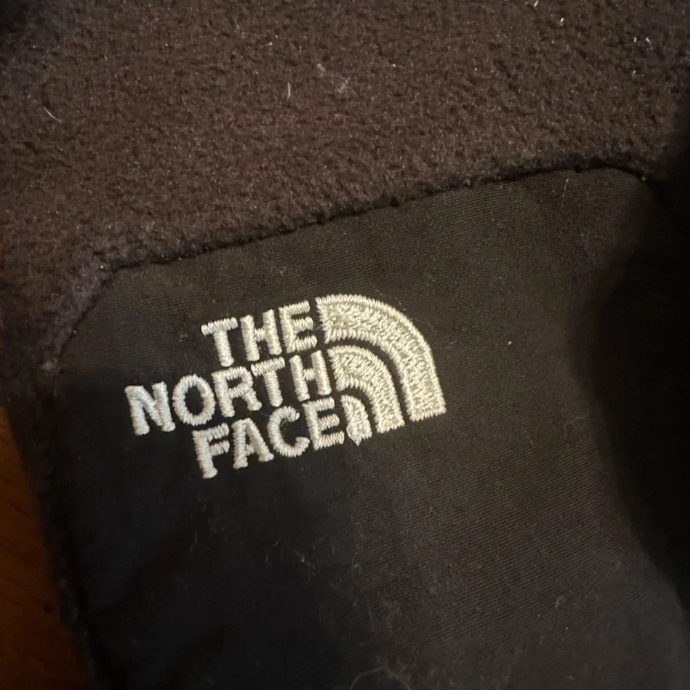 The North face youth black mittens